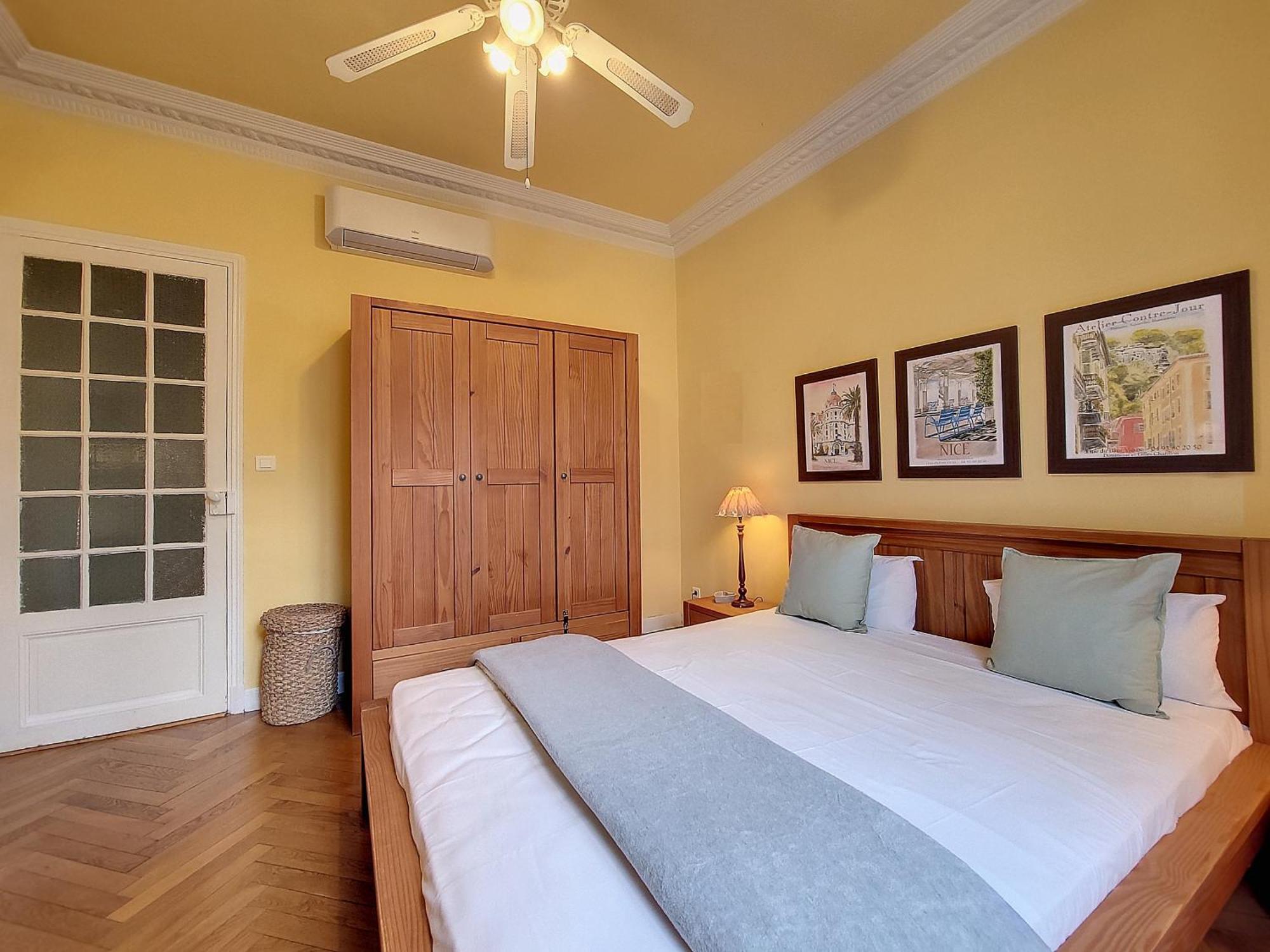 Nestor&jeeves - Provencal - - Near Nizza