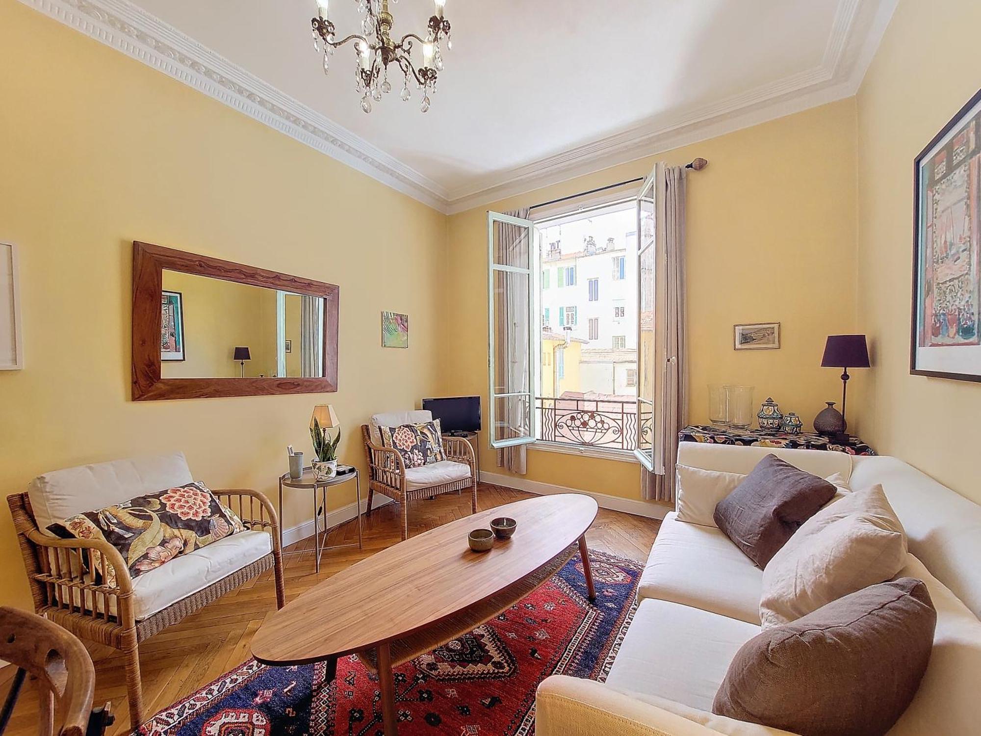 Nestor&jeeves - Provencal - - Near Nizza