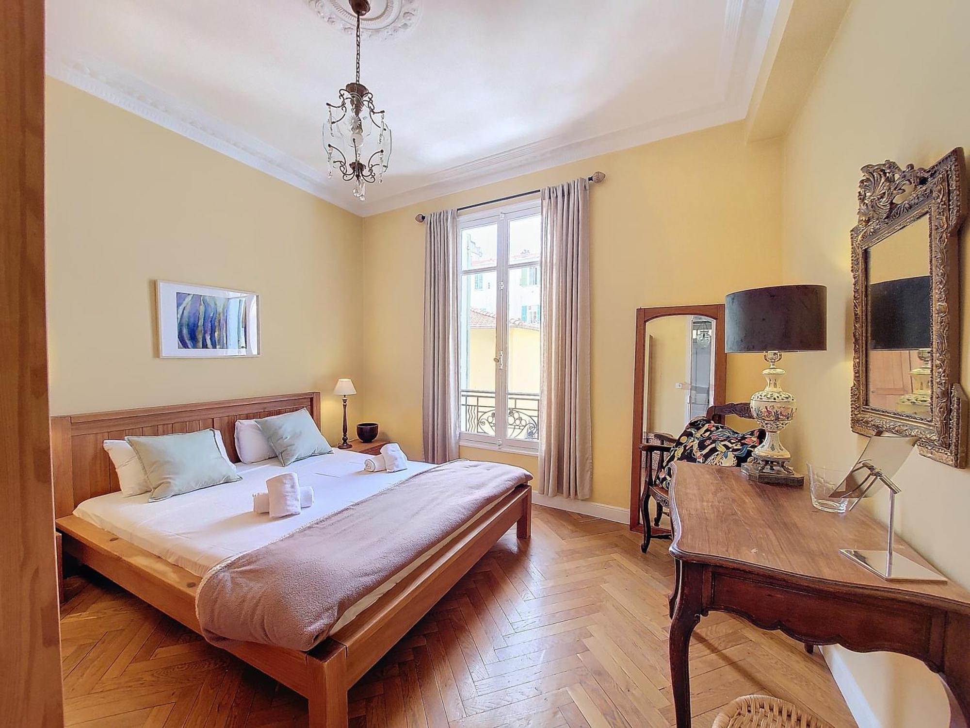 Nestor&jeeves - Provencal - - Near Nice